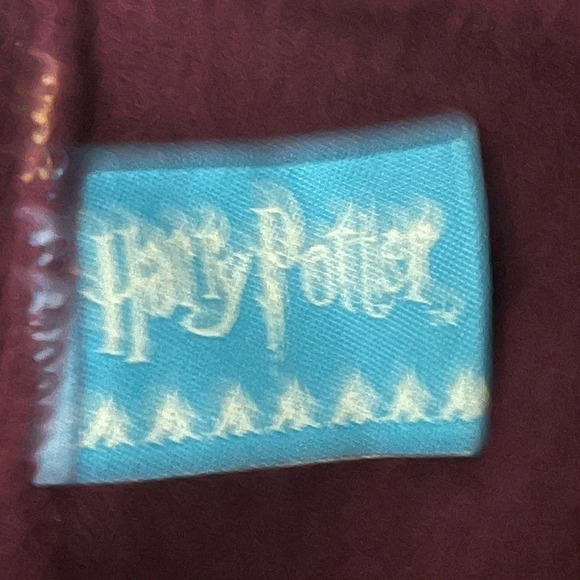 Harry Potter Gryffindor House Cosplay Costume Winter Warmth Beanie Hat - Picture 7 of 9